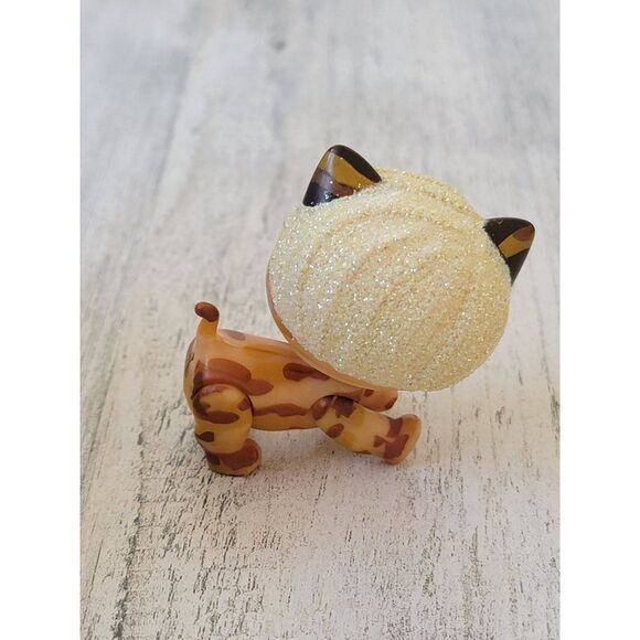 MGA 2018 Calico kitty cat pet doll accessory toy figure - Picture 3 of 4